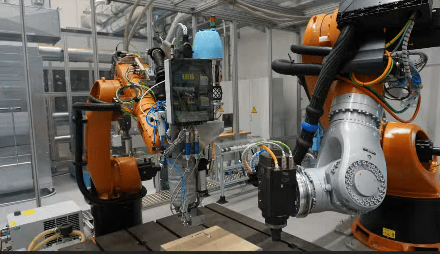 2 robots one milling one printing