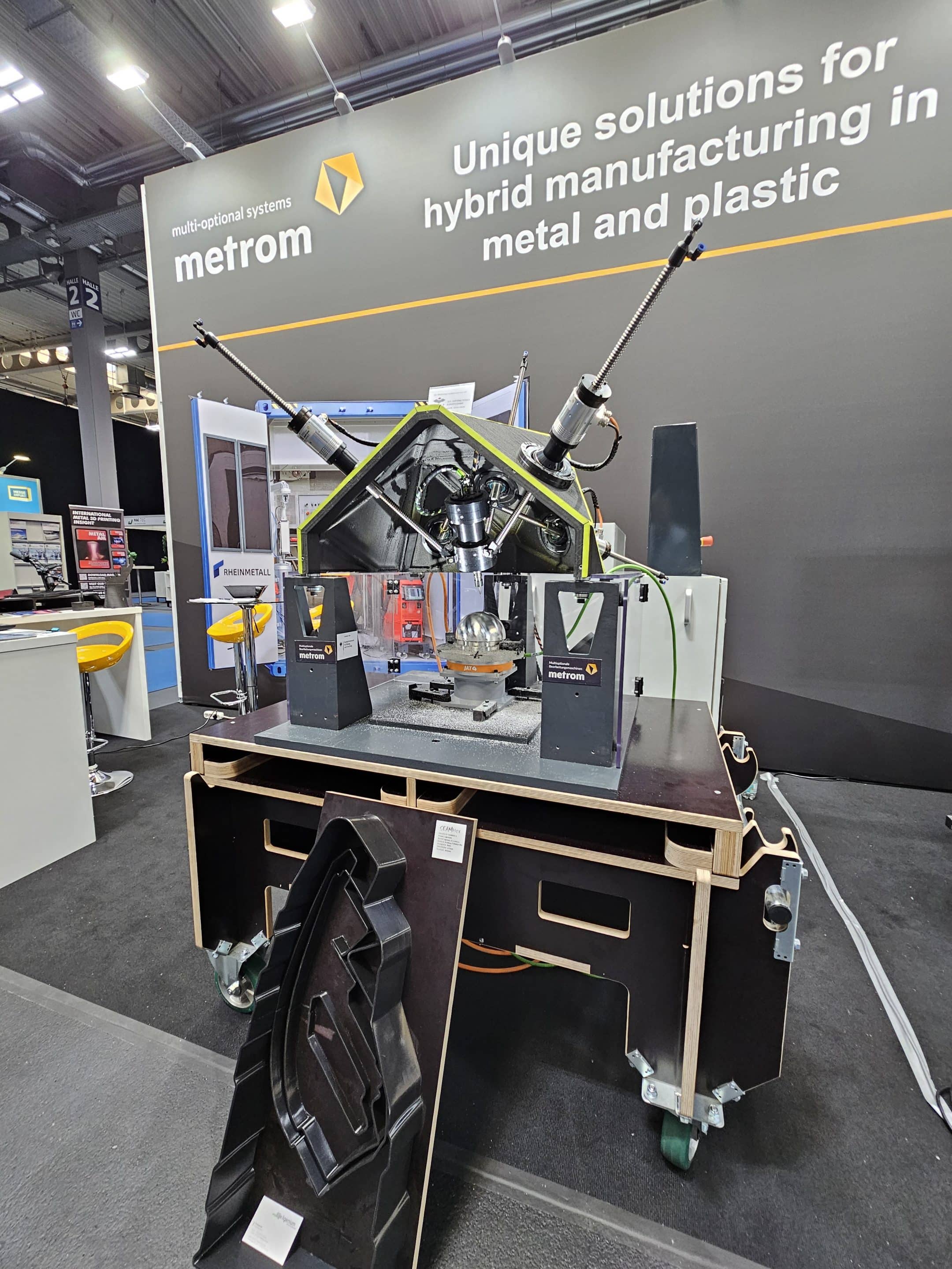 metrom PM200 mit SEAM Maschinengehäuse auf Rolltisch